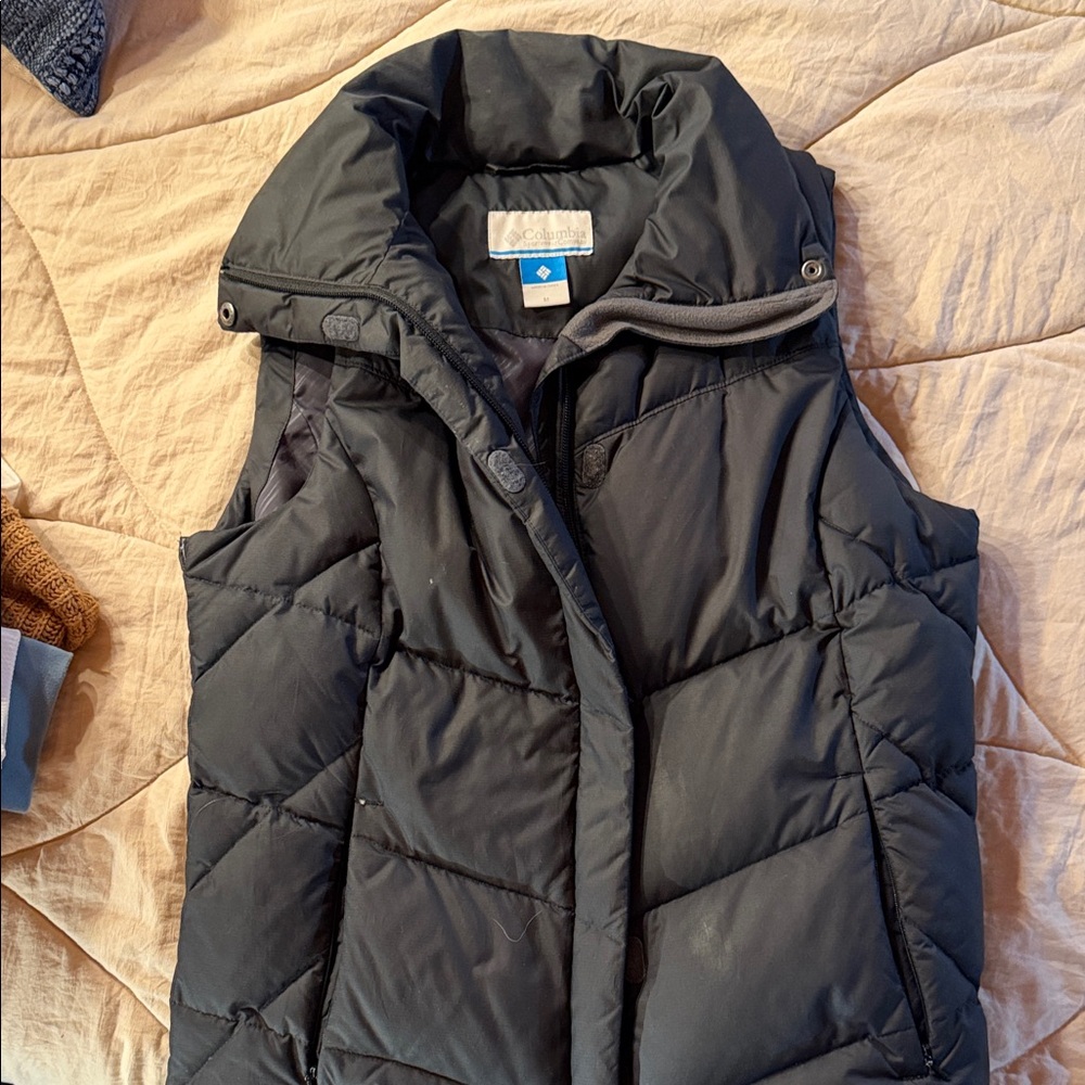 Columbia Down Black Quilted Insulated Vest with High Collar